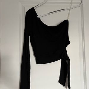 One sleve black top with side tie